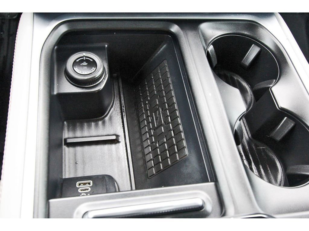 Used 2025 Ford Expedition Active RWD image 26