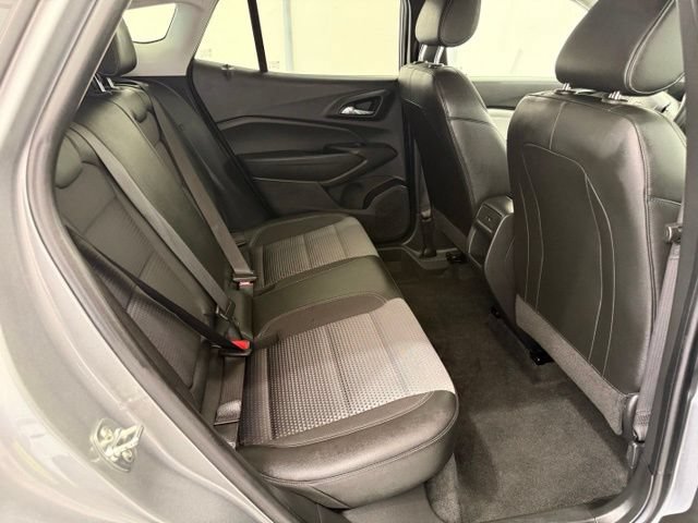 Used 2025 Chevrolet Trax LT FWD image 23