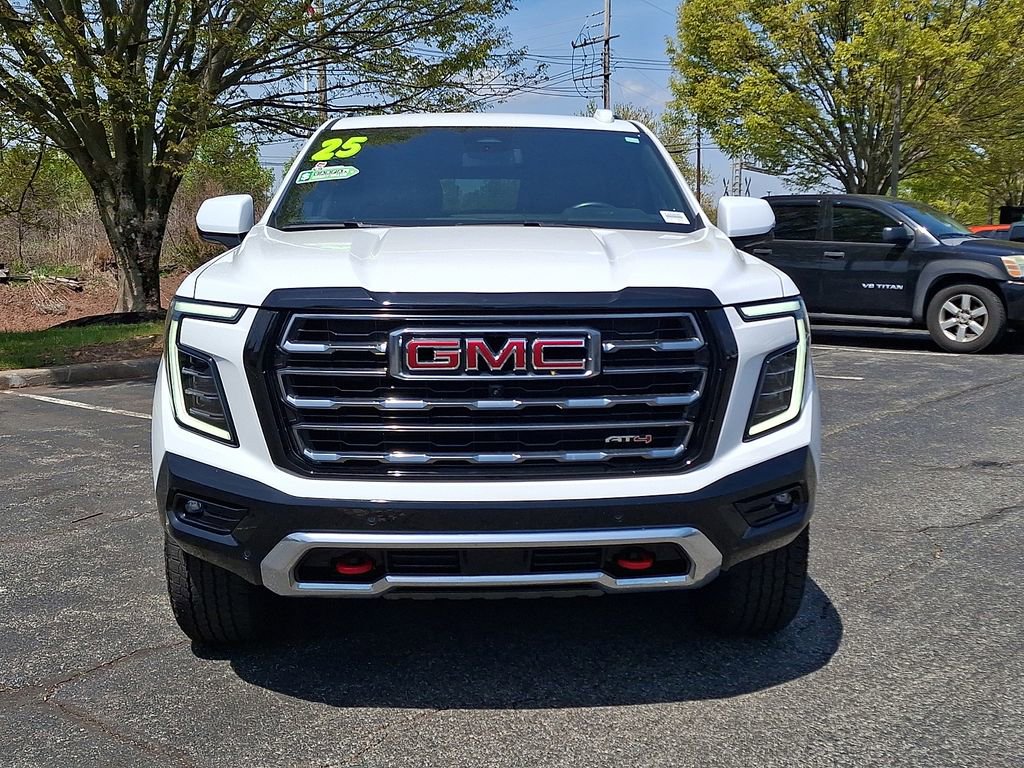 Used 2025 GMC Yukon AT4 AWD/4WD image 5