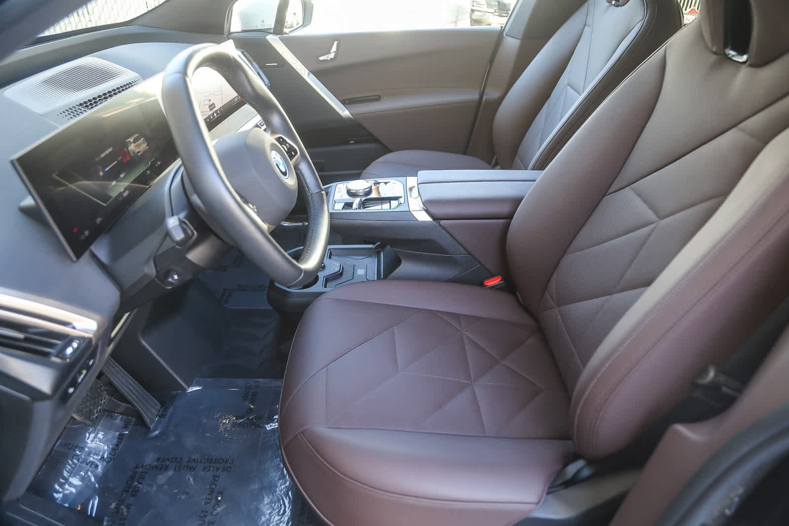 Used 2025 BMW iX xDrive50 w/ Sport Package image 14