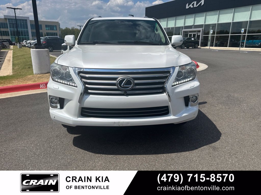 Used 2013 Lexus LX 570 4WD w/ Luxury Pkg image 7
