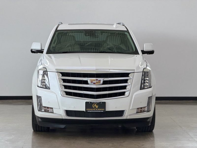 Used 2020 Cadillac Escalade Premium Luxury AWD/4WD image 2