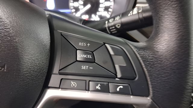 Used 2025 Nissan Altima 2.5 SV FWD image 27