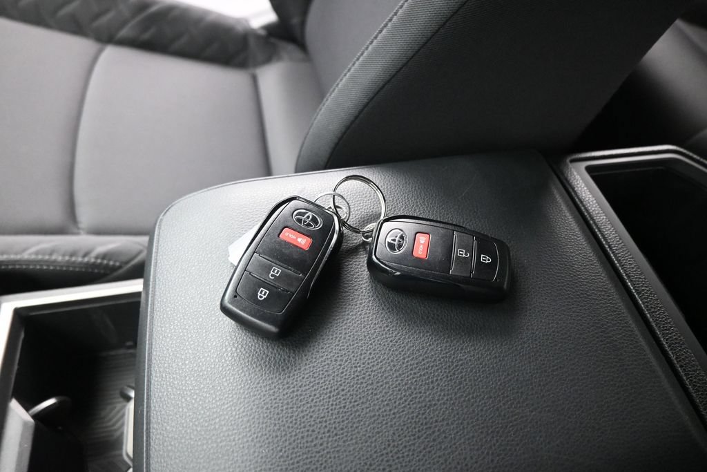 Used 2026 Toyota Tacoma SR5 AWD/4WD image 16