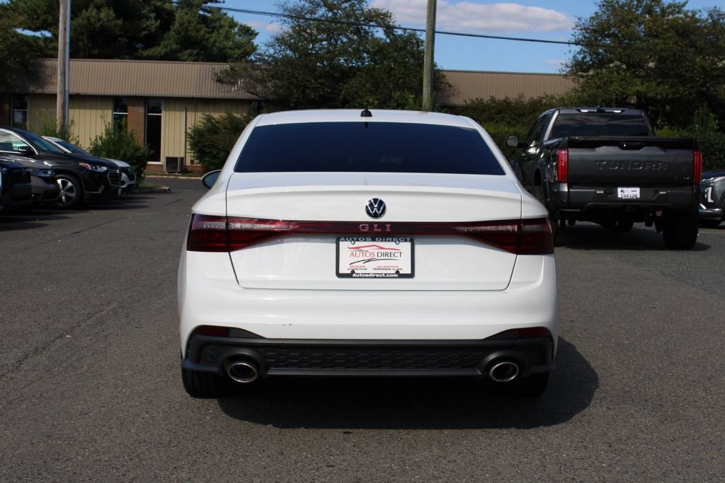 Used 2025 Volkswagen Jetta GLI Autobahn FWD image 7