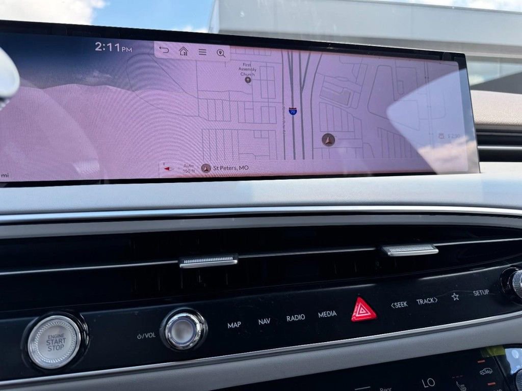 Certified 2026 Genesis GV70 2.5T Advanced AWD/4WD image 16
