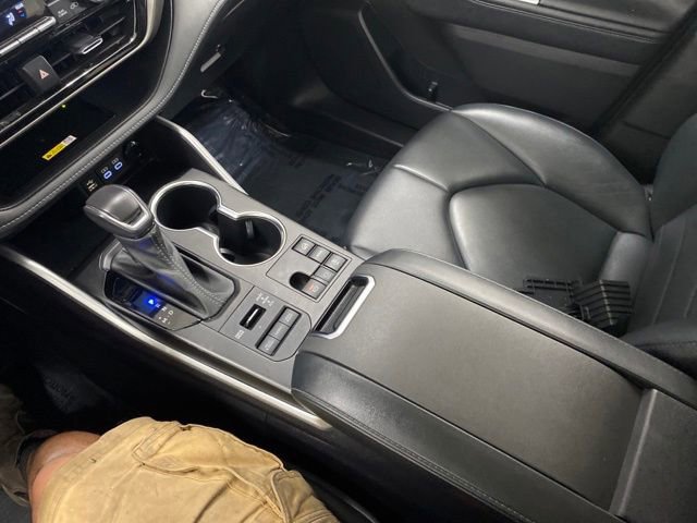 Used 2023 Toyota Highlander XLE image 23
