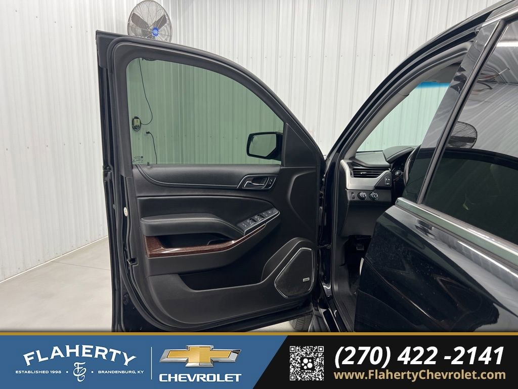 Used 2017 GMC Yukon SLE w/ SLE Value Package image 8
