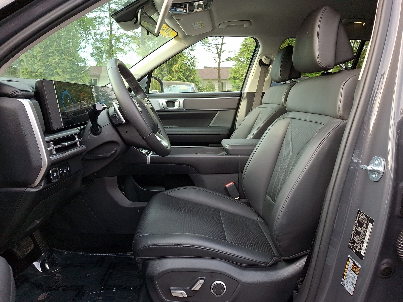 Used 2025 Hyundai Santa Fe SEL AWD/4WD image 13