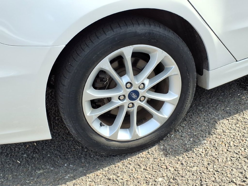 Used 2019 Ford Fusion SE FWD image 7