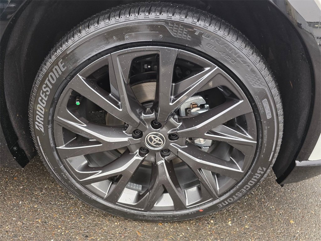 New 2025 Toyota Crown Signia image 9