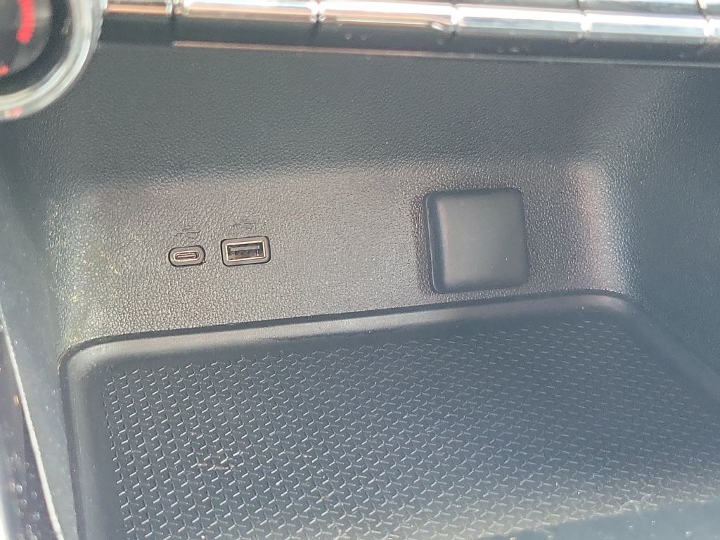 Used 2024 Chevrolet Traverse LS FWD image 25