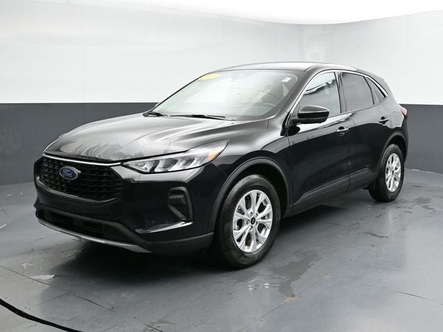 Used 2023 Ford Escape Active w/ Tech Pack #2 AWD/4WD image 4