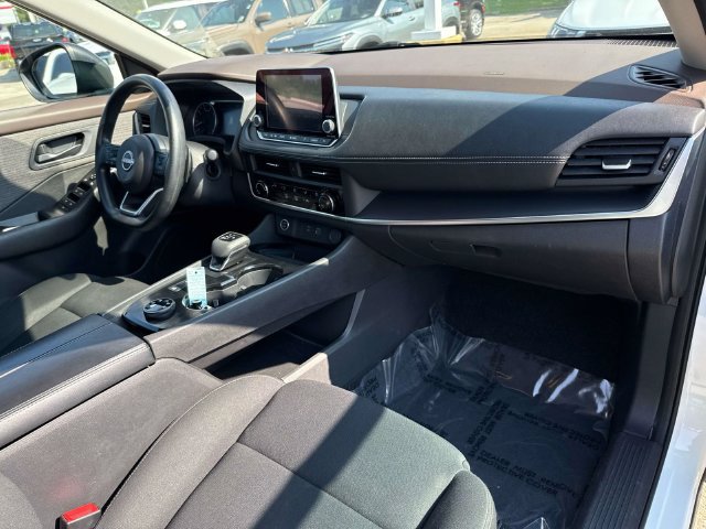 Used 2023 Nissan Rogue S AWD/4WD image 14