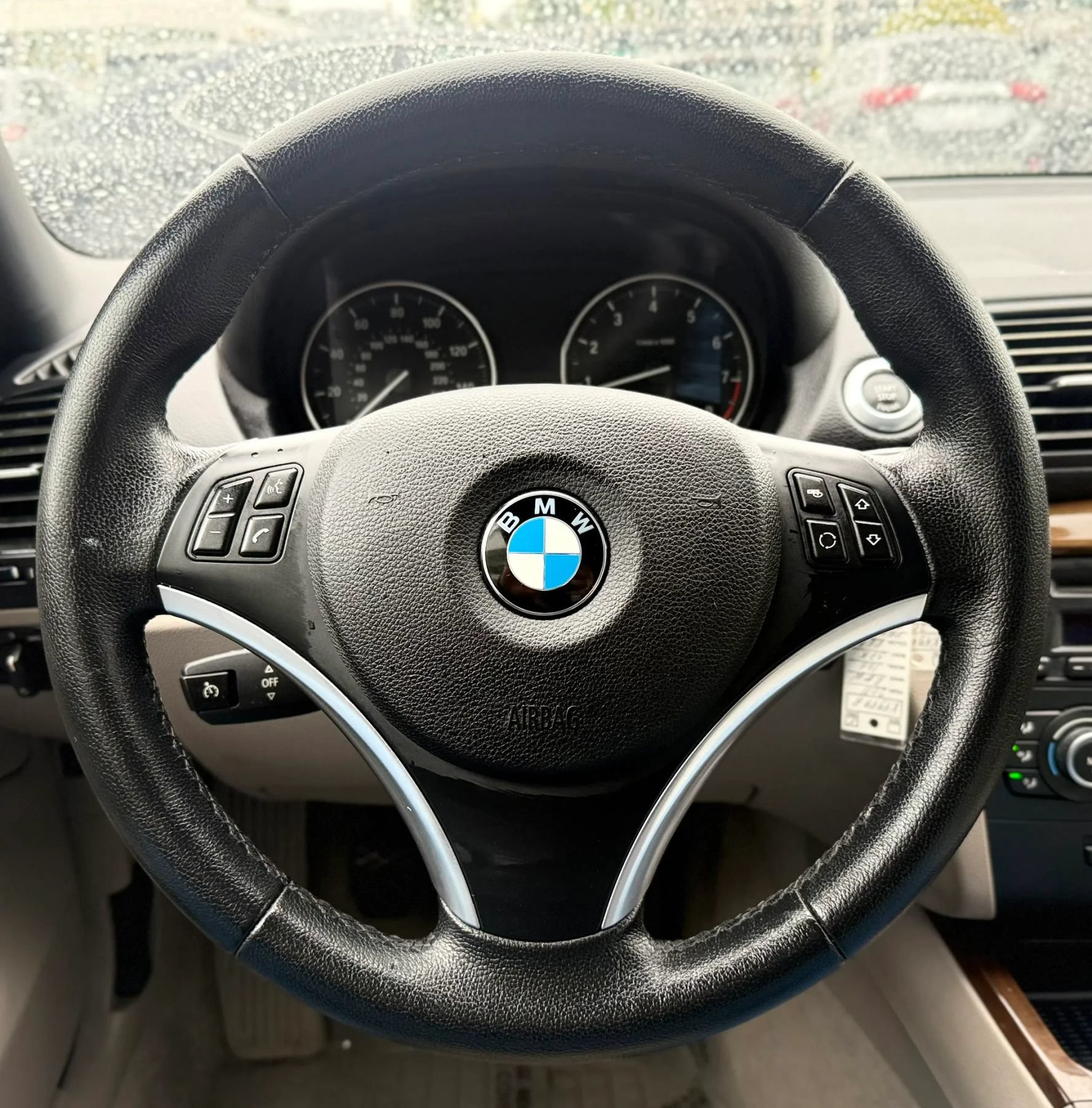 Used 2011 BMW 135i Convertible RWD image 18
