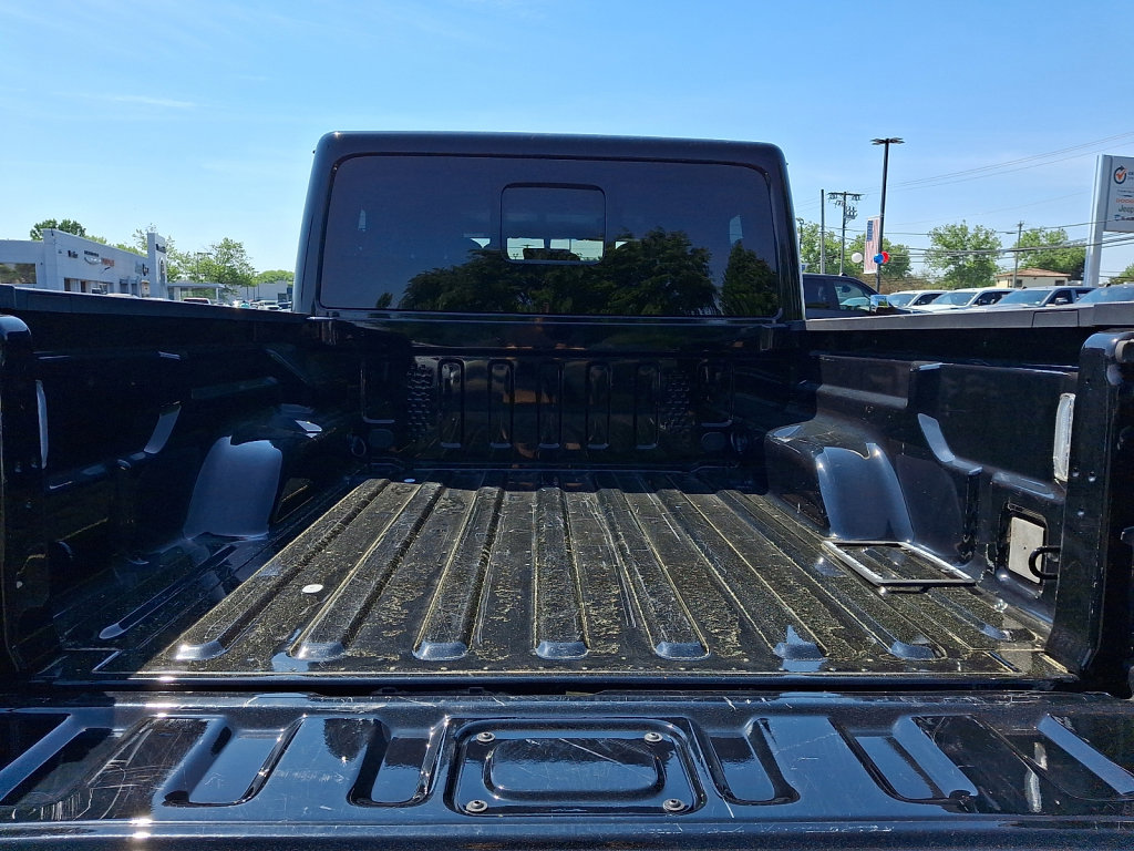 Used 2022 Jeep Gladiator Rubicon w/ Trailer Tow Package AWD/4WD image 18