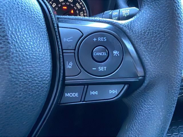 Used 2022 Toyota RAV4 XLE image 25