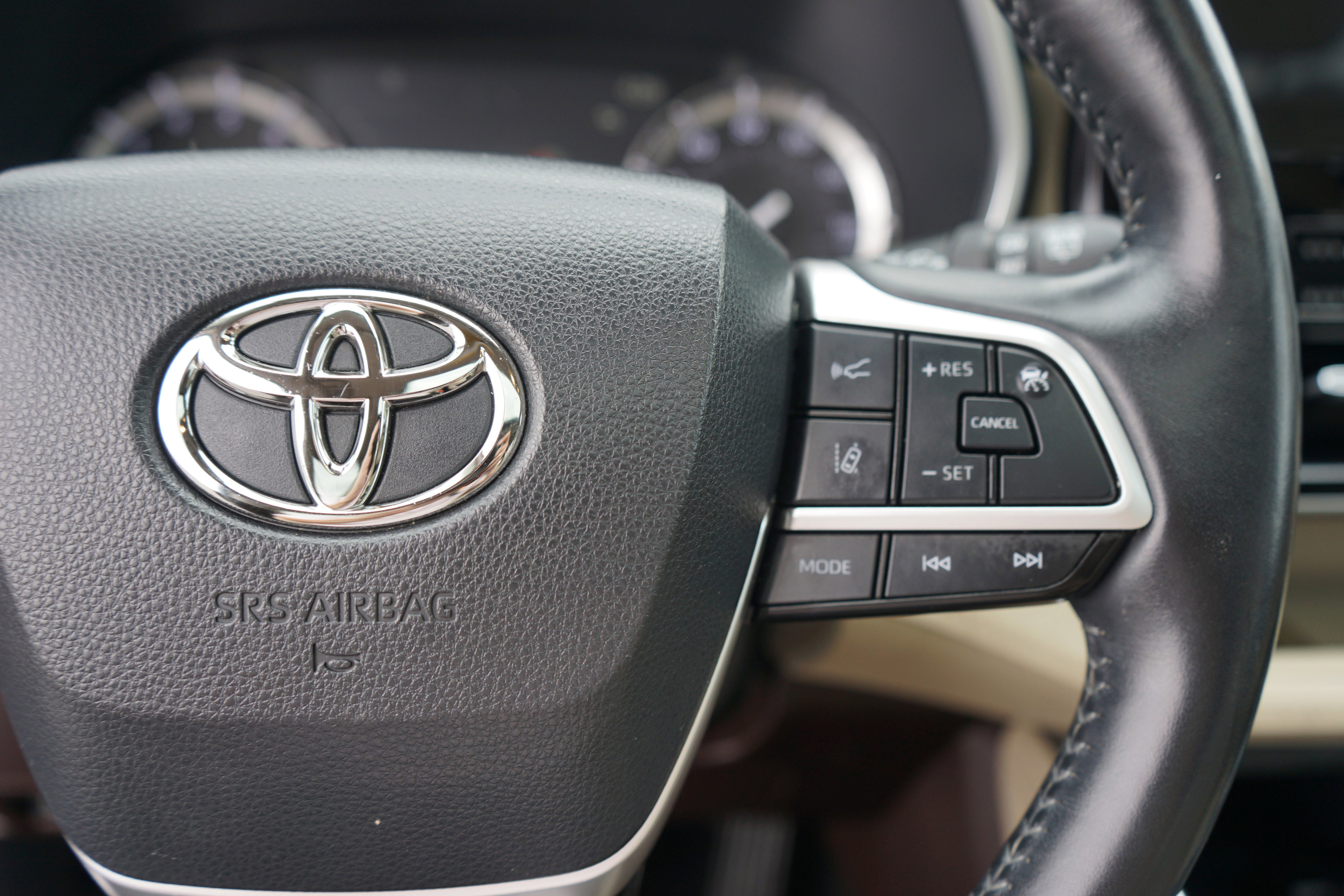 Used 2022 Toyota Highlander Limited image 14