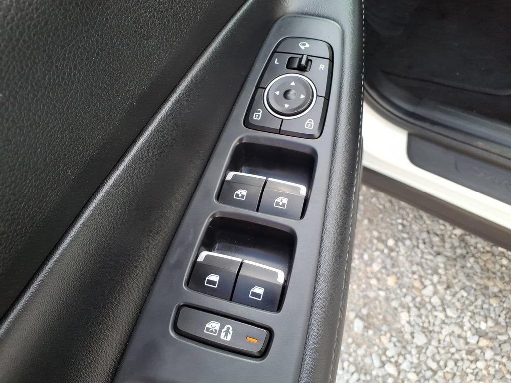 Used 2023 Hyundai Santa Fe Limited AWD/4WD image 28