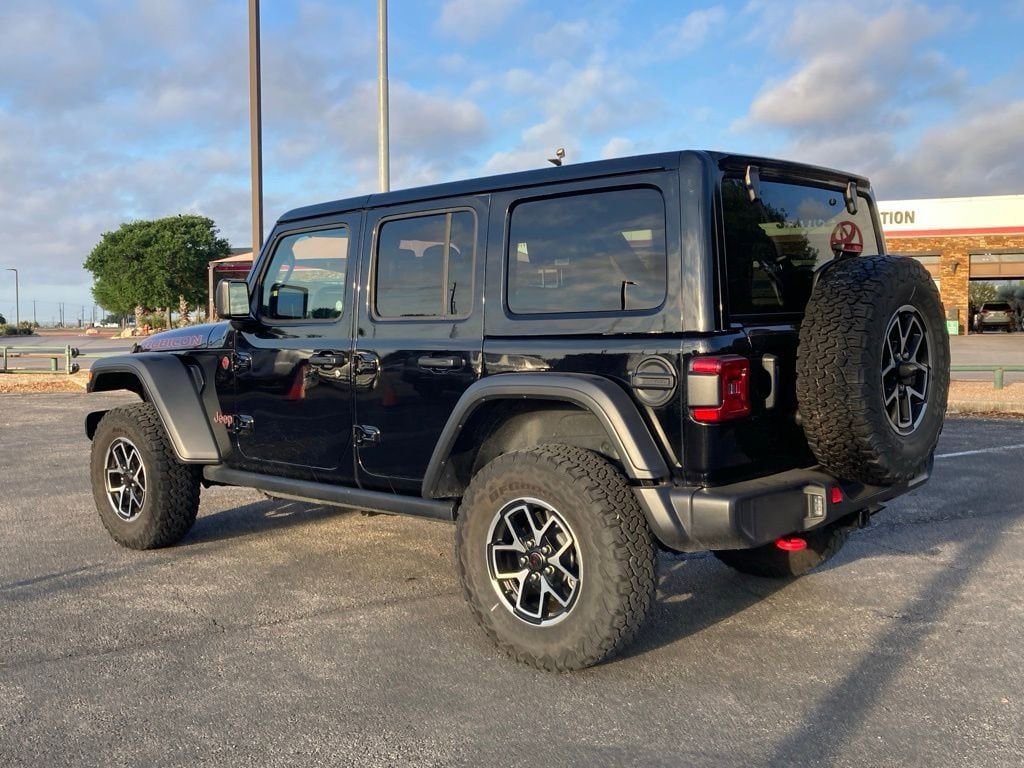 Used 2025 Jeep Wrangler Unlimited Rubicon w/ Convenience Group image 6