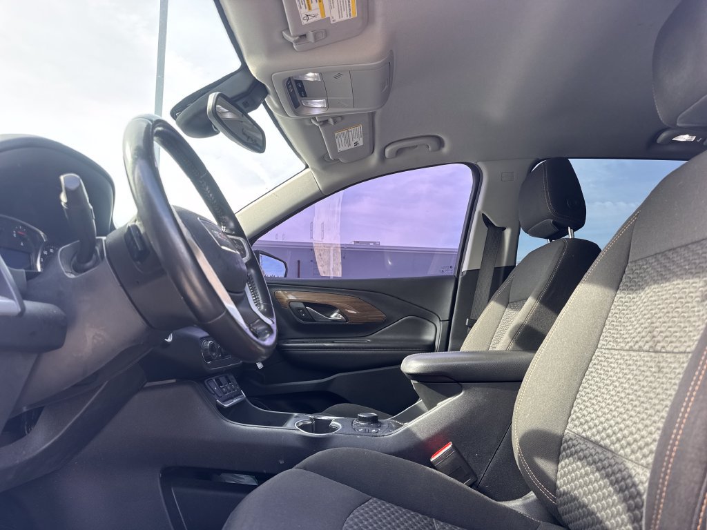 Used 2021 GMC Terrain SLE w/ Driver Convenience Package FWD image 11