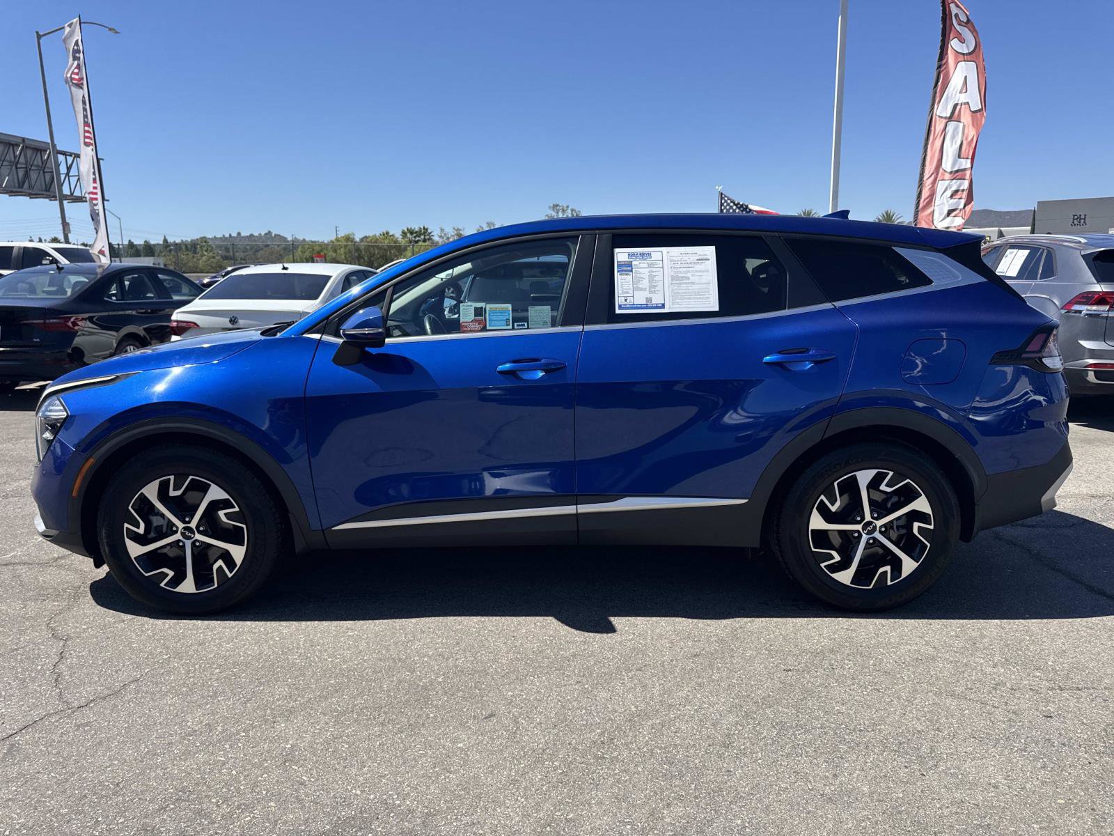 Used 2023 Kia Sportage EX FWD image 2