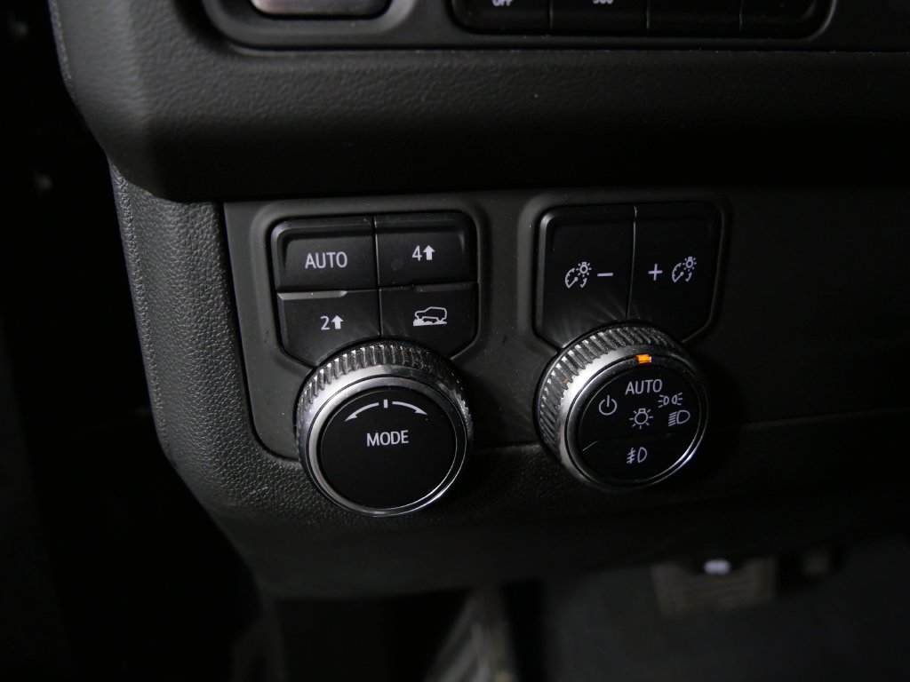 Used 2023 GMC Yukon SLT w/ SLT Premium Package AWD/4WD image 18