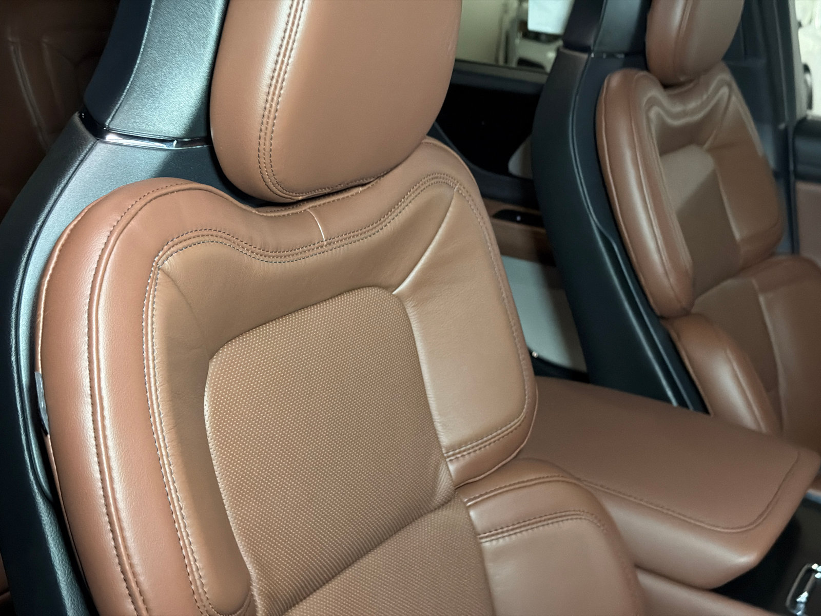 New 2027 Lincoln Aviator Reserve AWD/4WD image 11