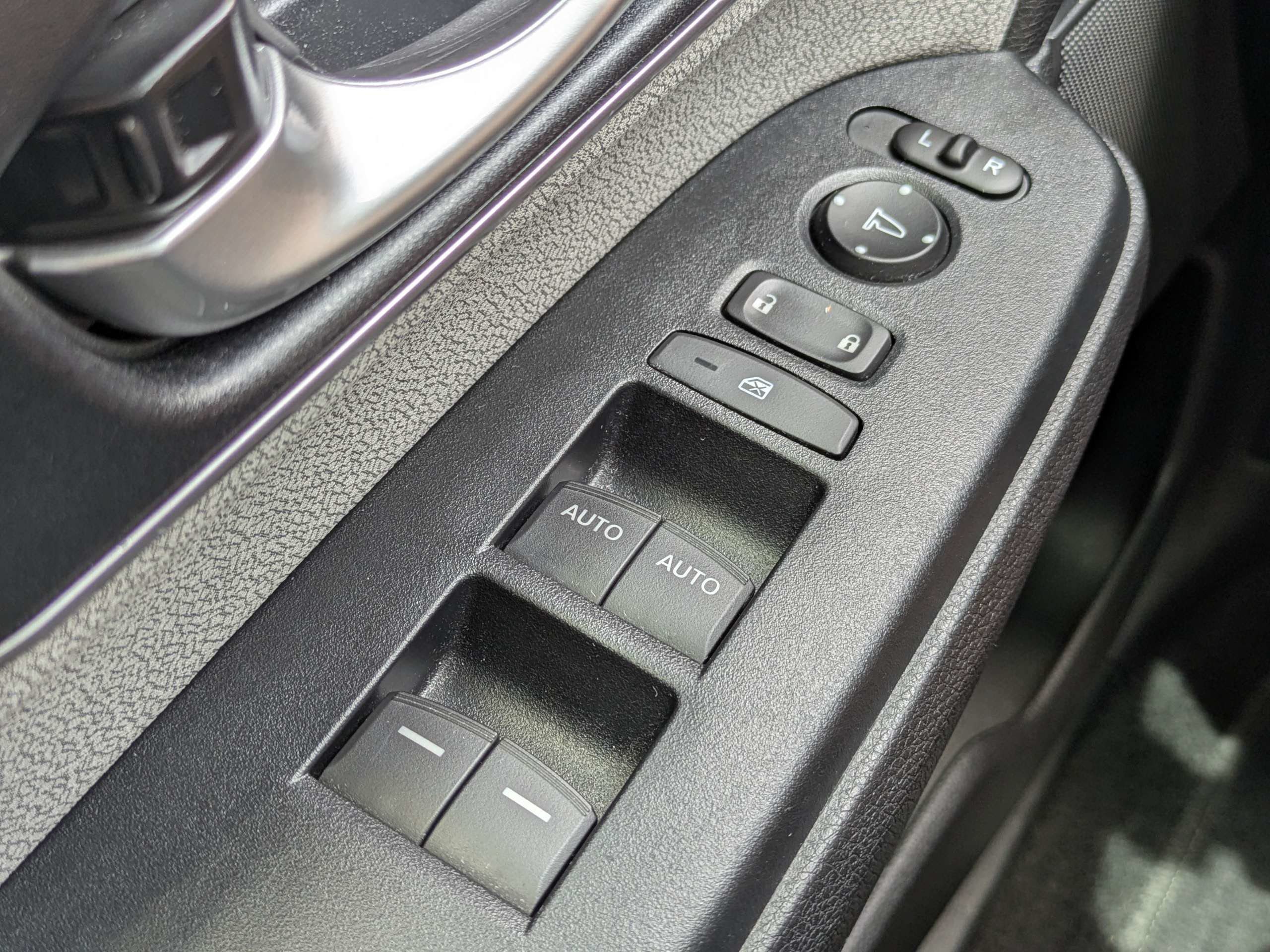 Used 2018 Honda CR-V EX image 24