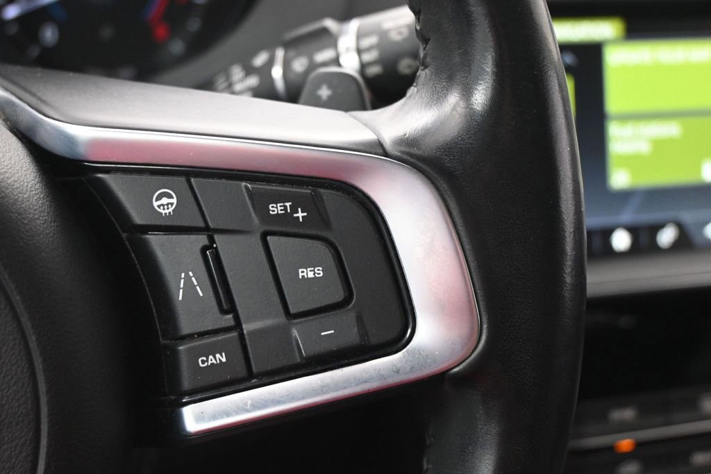 Used 2020 Jaguar F-PACE Prestige AWD/4WD image 22