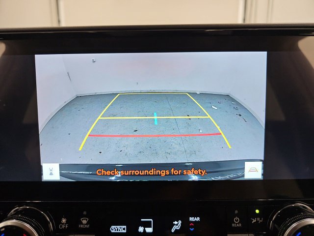 Used 2024 Toyota Highlander Limited AWD/4WD image 26