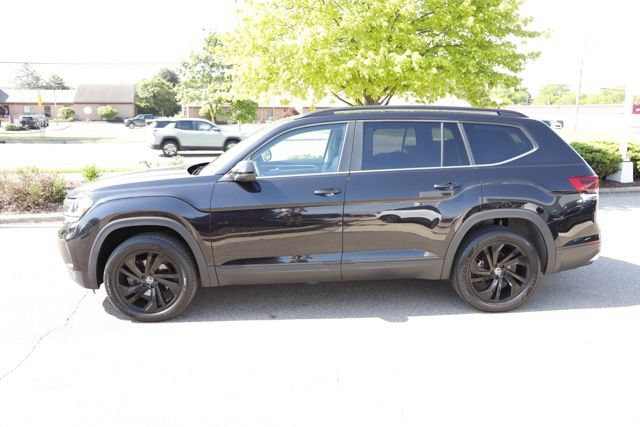 Used 2023 Volkswagen Atlas SE w/ Black Wheel Package AWD/4WD image 11