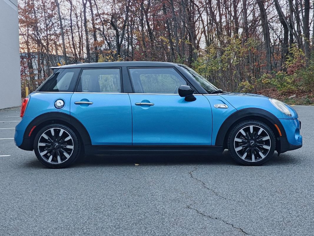 Used 2015 MINI Cooper S image 2