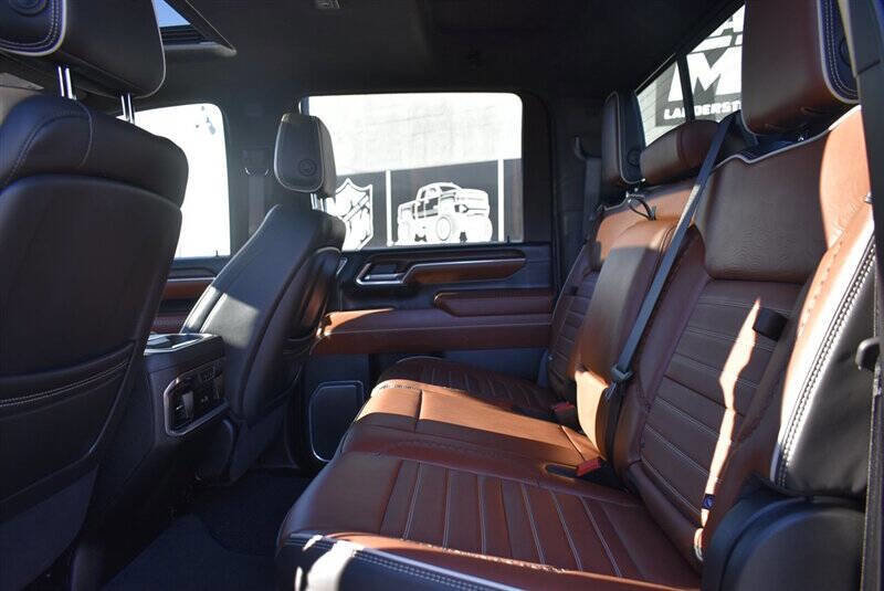 Used 2025 GMC Sierra 3500 Denali Ultimate image 25