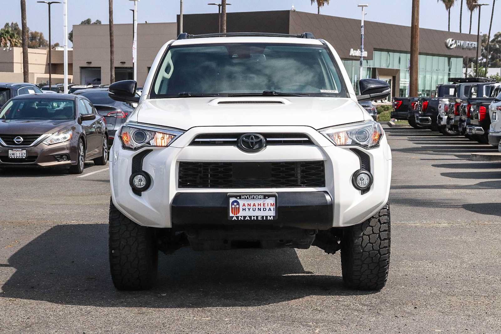 Used 2020 Toyota 4Runner Venture w/ Moonroof Package AWD/4WD image 2