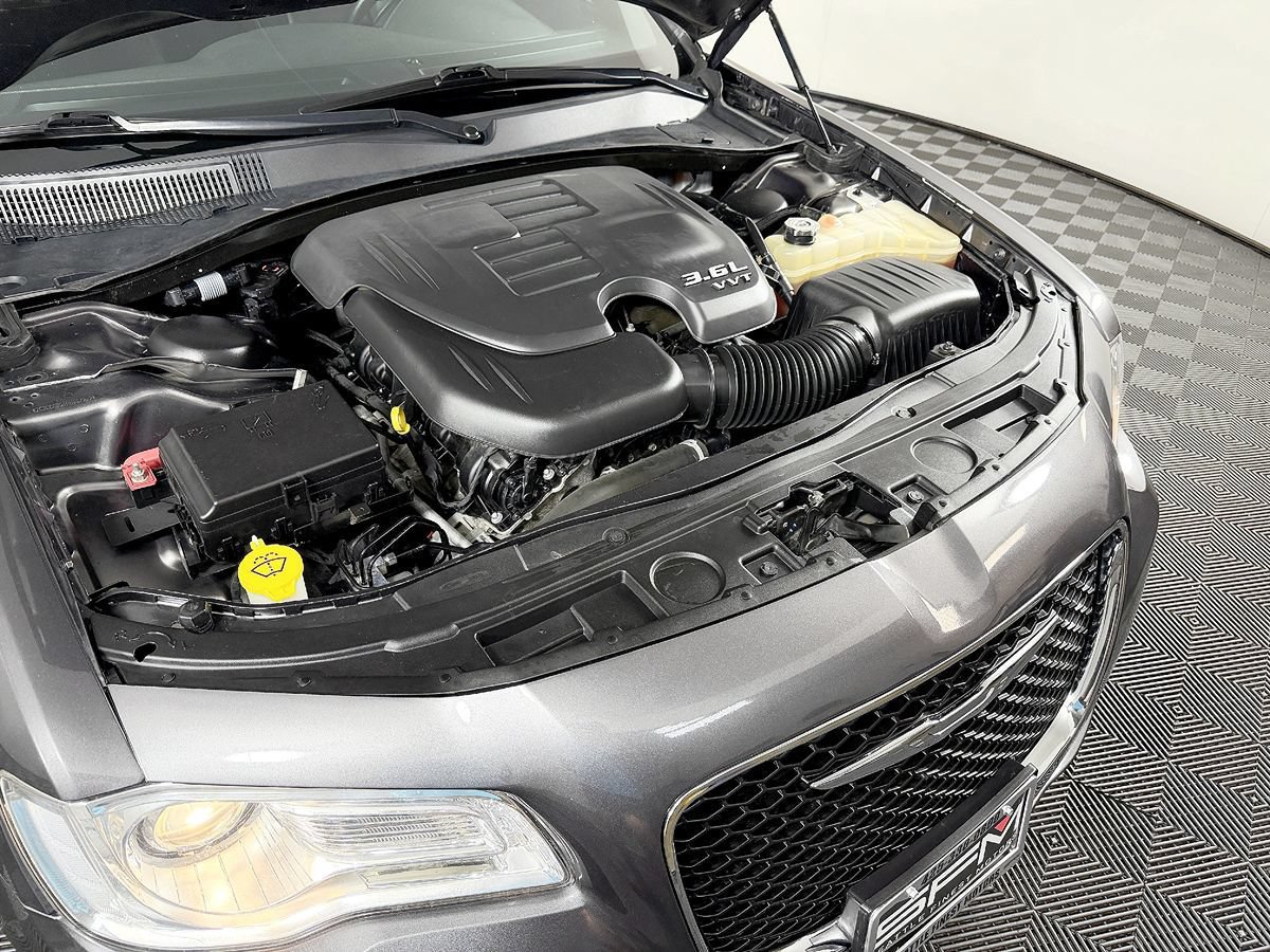 Used 2017 Chrysler 300 S RWD image 20