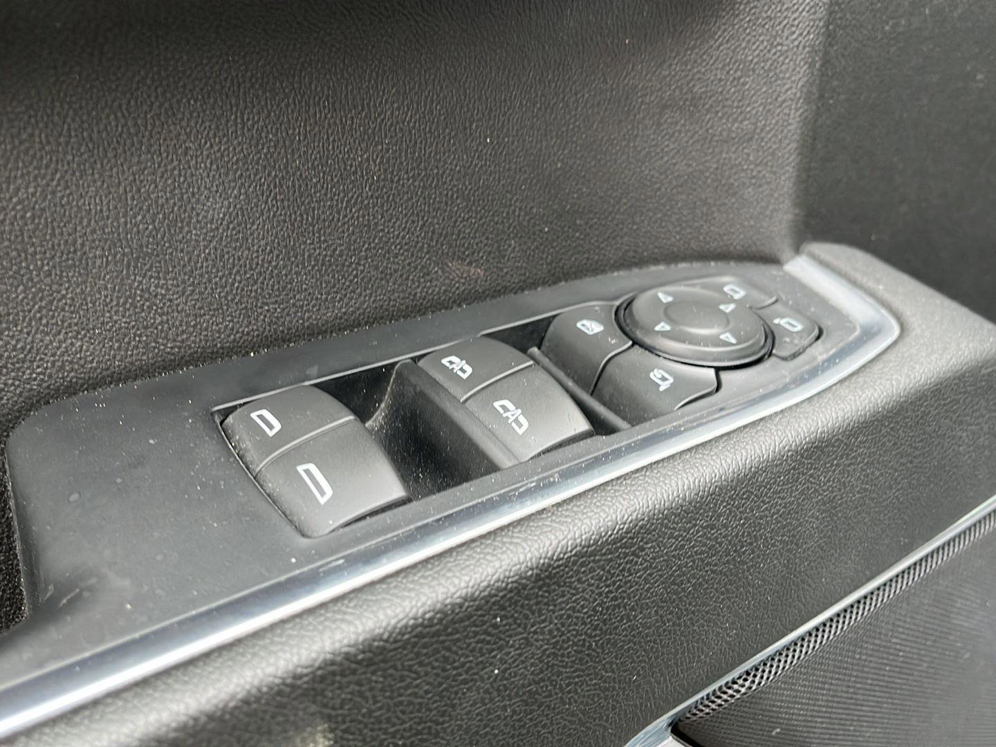 Used 2024 GMC Sierra 1500 SLT image 12