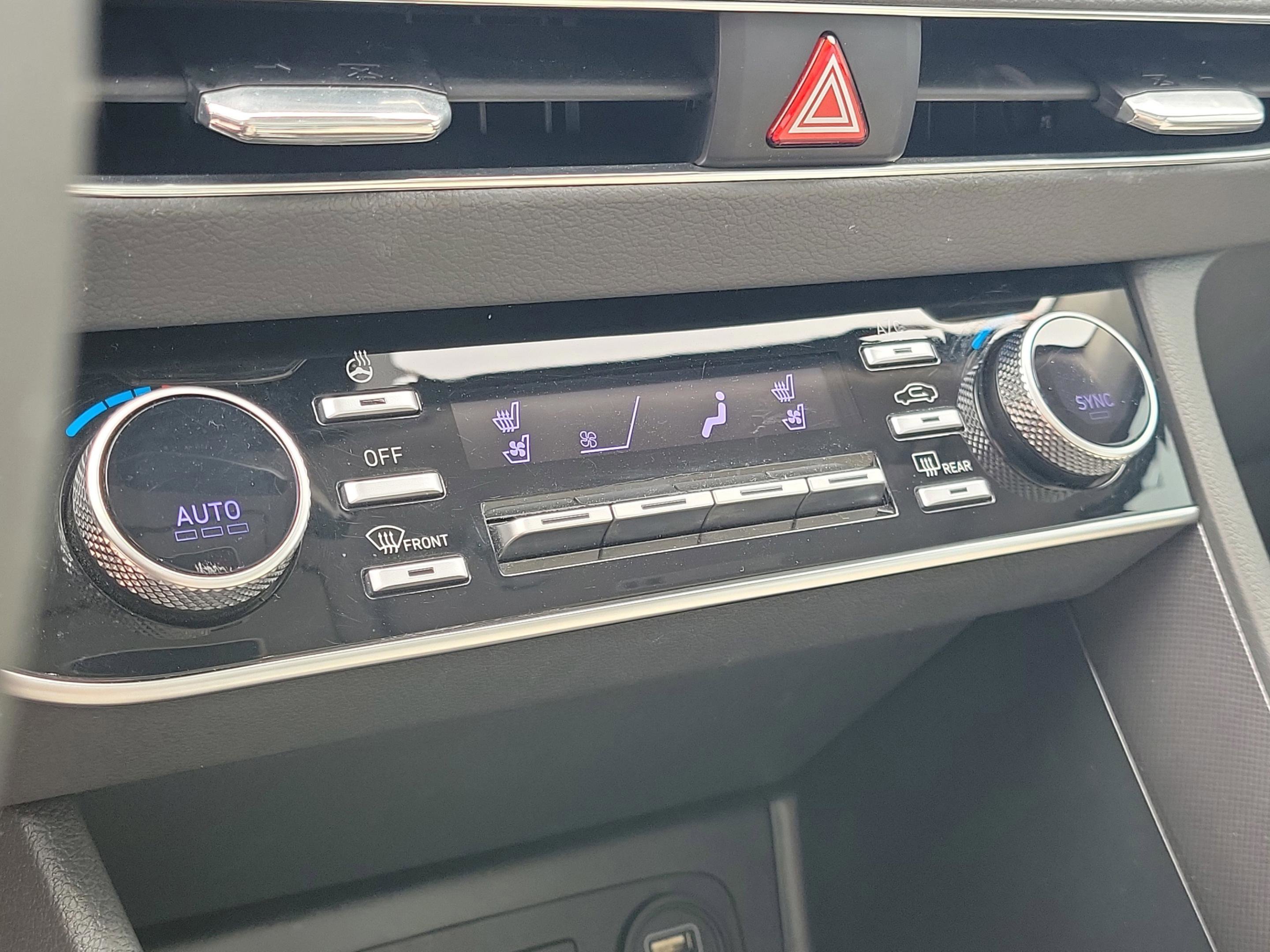 Used 2023 Hyundai Sonata Limited w/ Preferred Accessory Package image 28