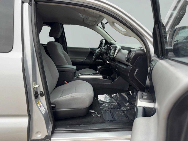Used 2017 Toyota Tacoma SR5 image 39