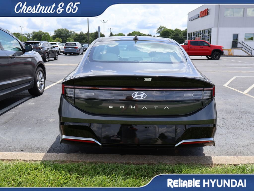 Used 2024 Hyundai Sonata SEL w/ Convenience Package FWD image 18
