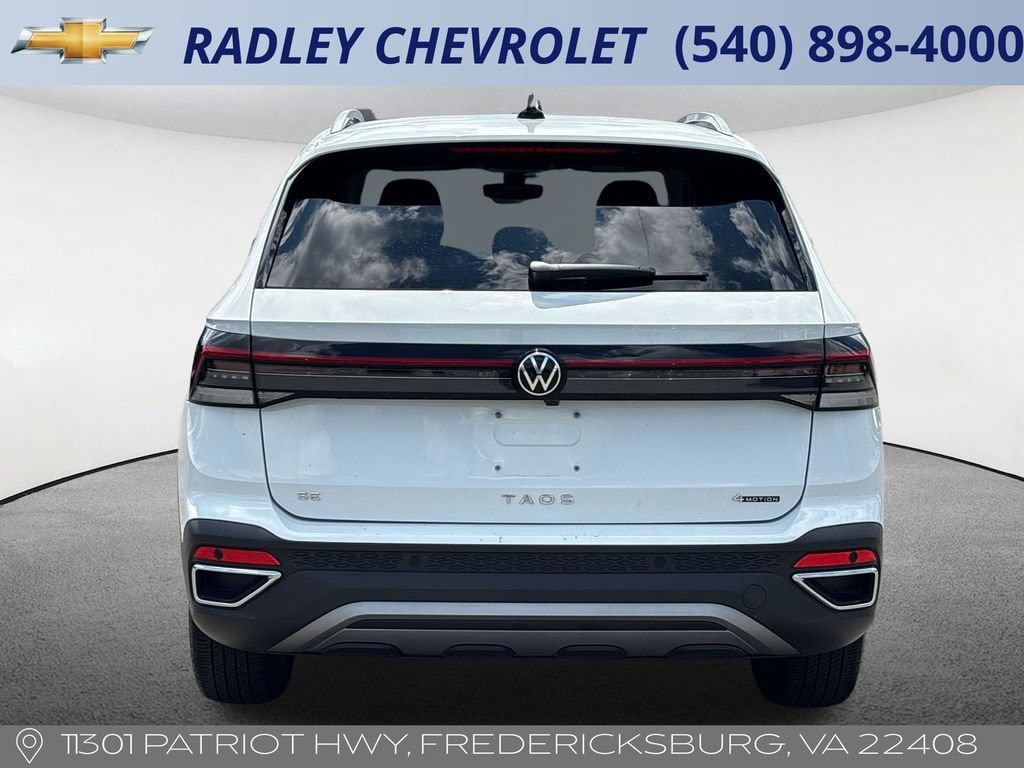 Used 2025 Volkswagen Taos SE AWD/4WD image 18
