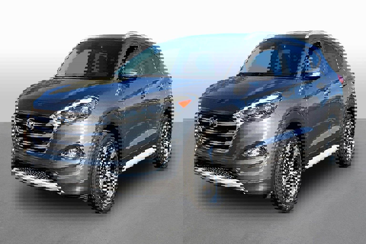 Used 2017 Hyundai Tucson Sport image 1