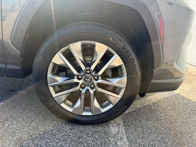 Used 2019 Toyota RAV4 XLE Premium w/ Cold Weather Package AWD/4WD image 11