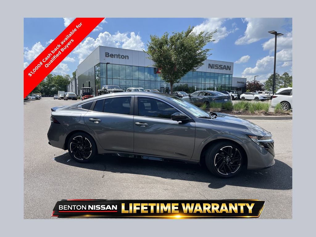 New 2026 Nissan Sentra SR w/ SR Premium Package FWD 360° Tour