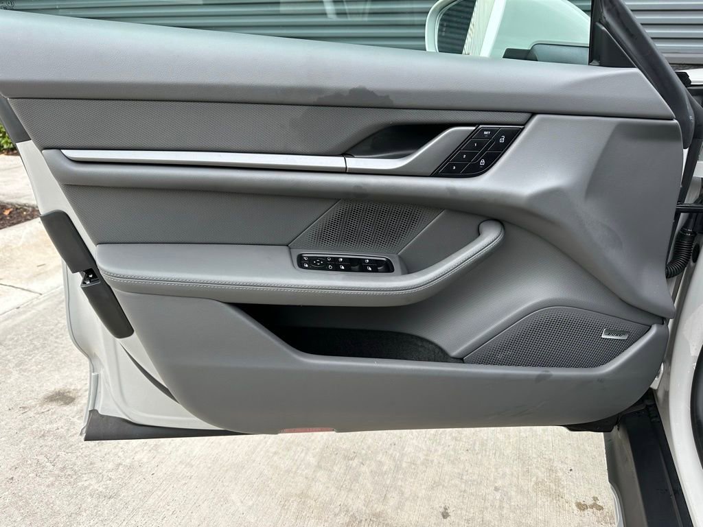 Certified 2025 Porsche Taycan 4 Cross Turismo image 19