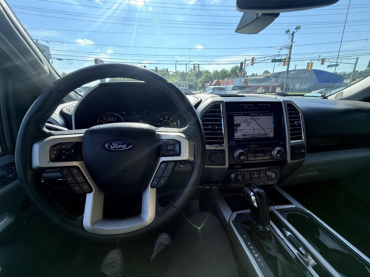 Used 2015 Ford F150 Lariat w/ Equipment Group 502A Luxury AWD/4WD image 3