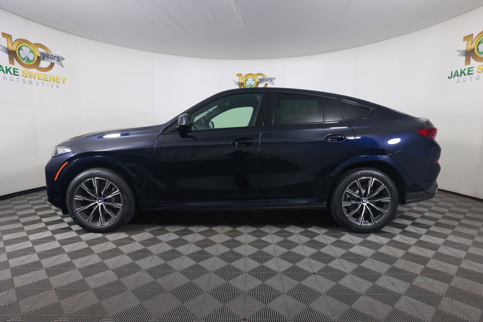 Used 2025 BMW X6 xDrive40i w/ Parking Assistance Package image 4