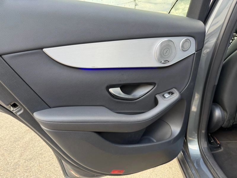 Used 2021 Mercedes-Benz GLC 300 4MATIC image 21