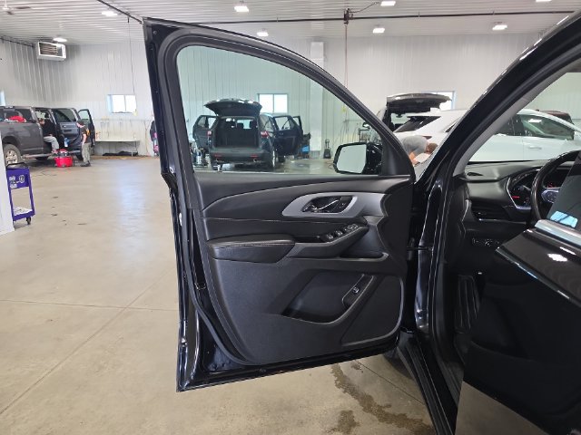 Used 2018 Chevrolet Traverse LT AWD/4WD image 24