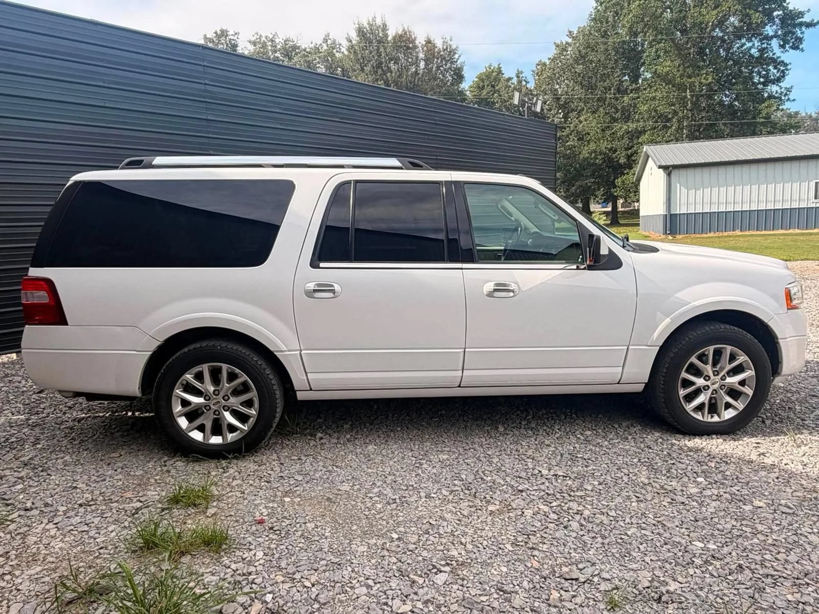 Used 2015 Ford Expedition EL Limited w/ Equipment Group 301A AWD/4WD image 4